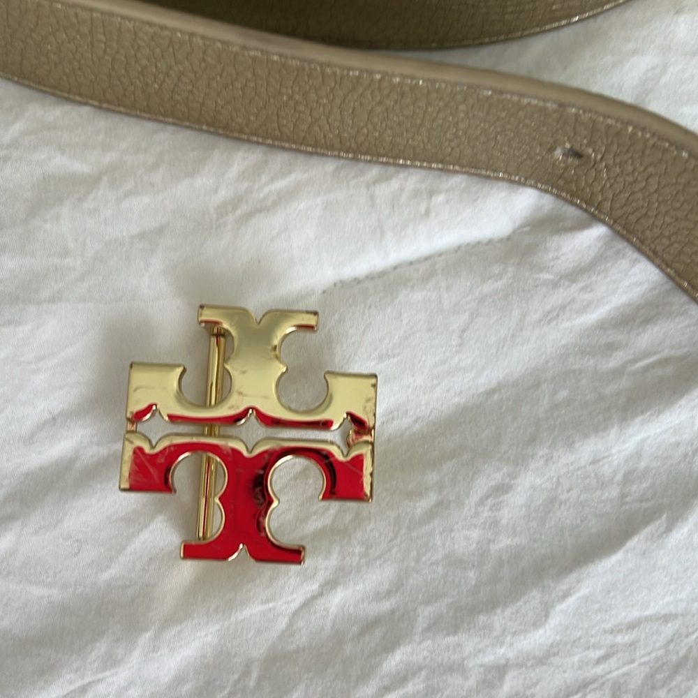 Tory Burch Silver Logo Buckle Reversible Belt - Picture 4 of 12